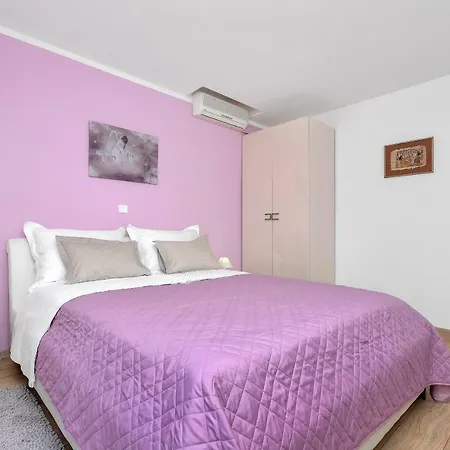 Sun&sea 4 Stars Apartmán *