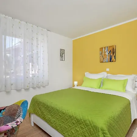 Sun&sea 4 Stars Apartment