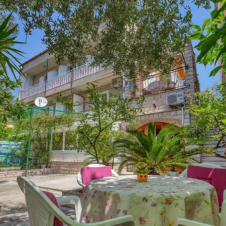 Sun&sea 4 Stars Apartment