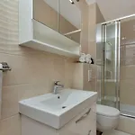 Sun&sea 4 Stars Apartment
