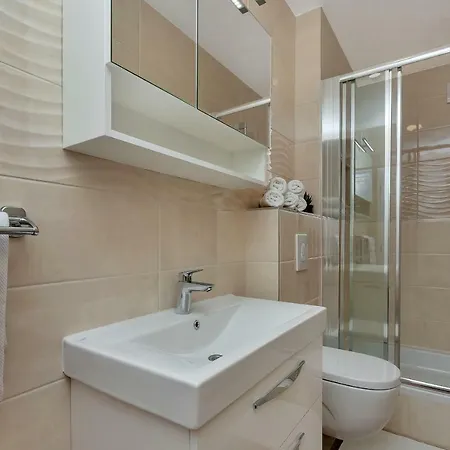 Sun&sea 4 Stars Апартаменти