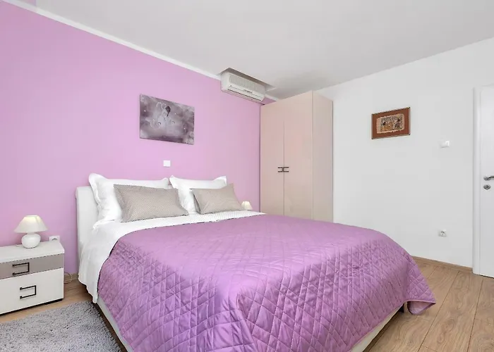 Sun&sea 4 Stars Apartment *